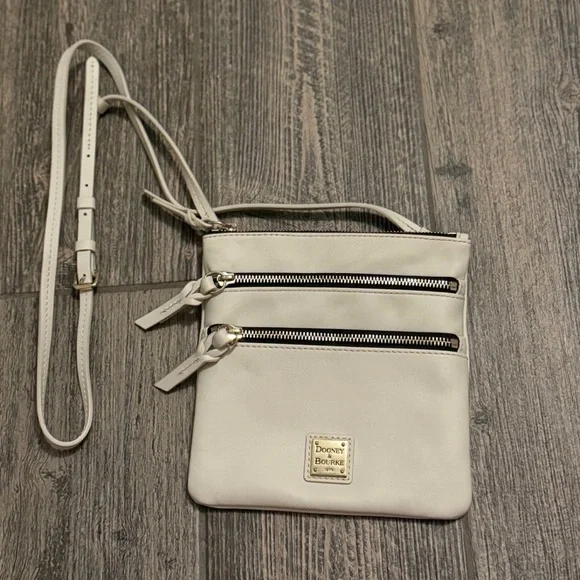 Dooney & Bourke Cream Triple Zip Leather Crossbody Bag NWOT - Picture 1 of 10